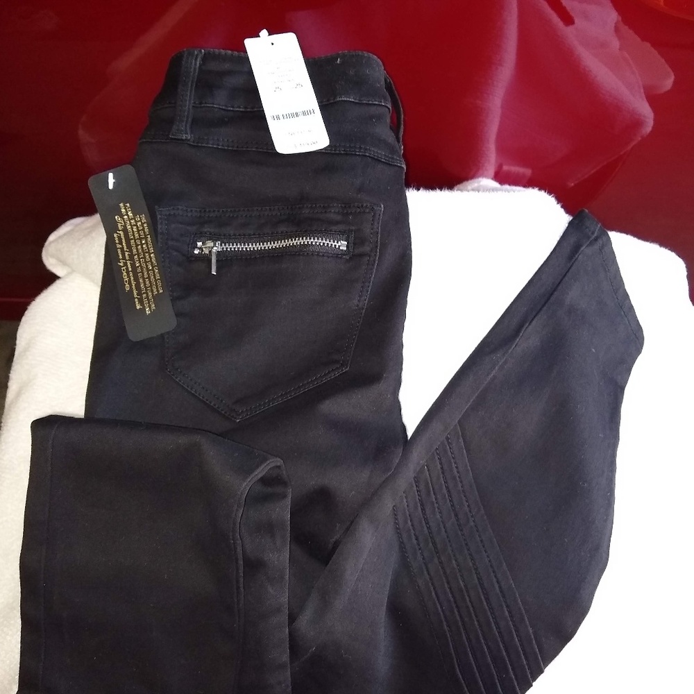 Bebe NWT Black Skinny Jeans